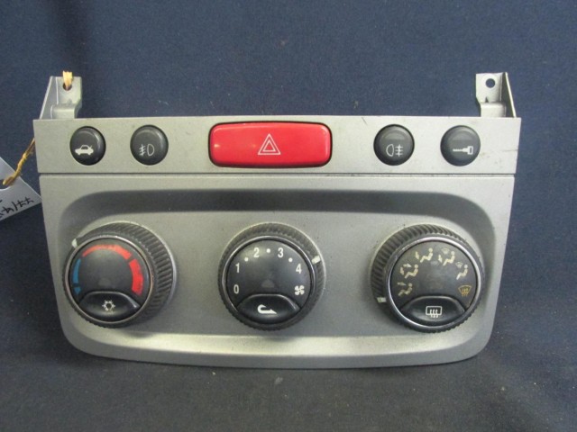 Alfa Romeo 147  manuális fűtéskapcsoló 735294461