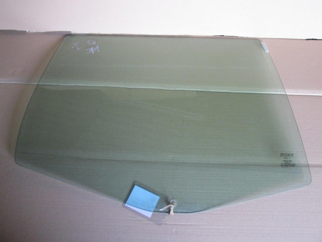 Fiat Punto I. jobb hátsó,lejáró,zöld színű üveg