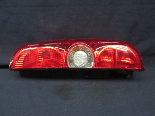 Fiat Doblo III. 2009-2015, Opel Combo D jobb hátsó lámpa, kettényíló hátsó ajtós kivitelhez  51810673