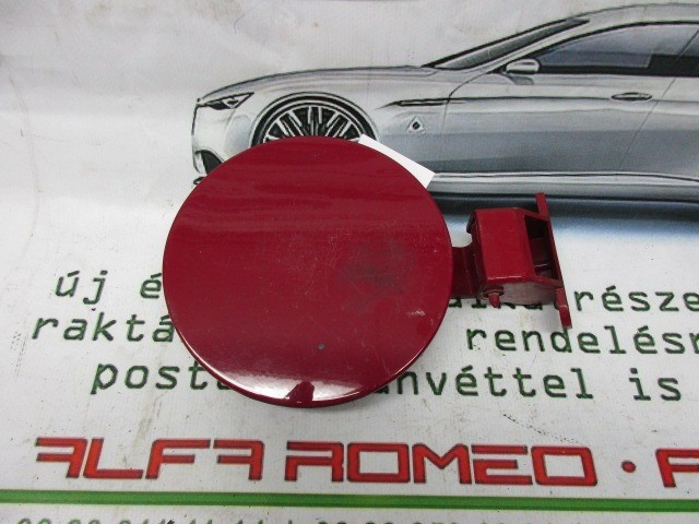 Alfa Romeo 156 limusin piros színű tankajtó