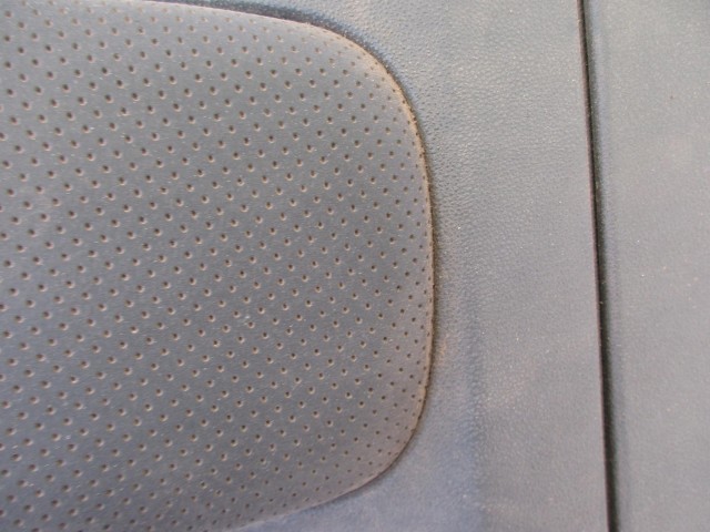 Kárpit13106 Fiat 500 fekete színű, bőr , bal oldali ajtókárpit