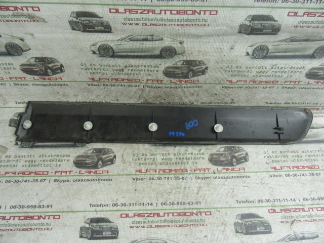 Fiat Doblo II. 735388385 számú, jobb oldali díszcsík