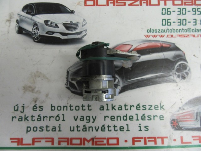 Fiat Grande Punto jobb első zárbetét ház 5 ajtós