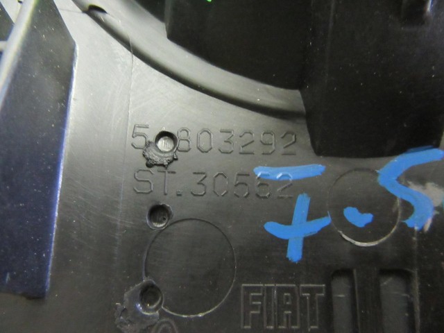Fiat 500 51803292 számú,bal oldali műszerfalpárna betét