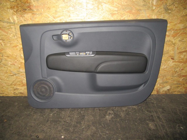 Kárpit18495 Fiat 500 fekete színű, bőr, jobb első ajtókárpit