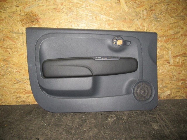 Kárpit18496 Fiat 500 fekete színű, bőr,bal első ajtókárpit