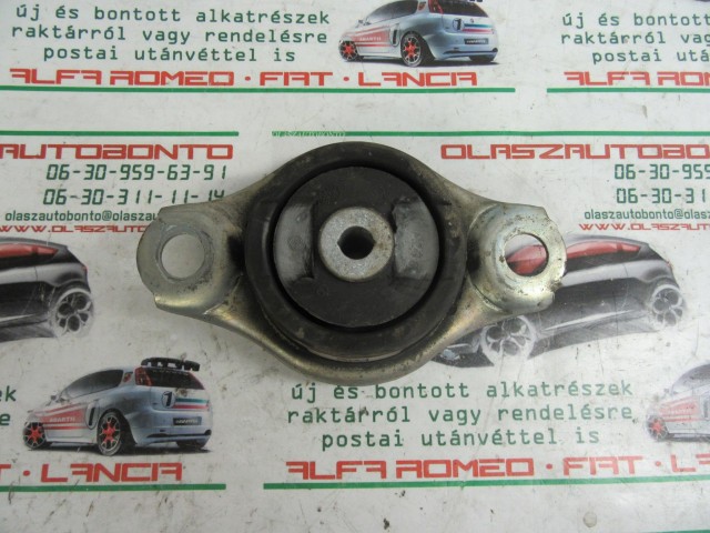 Fiat 500 Abarth 1,4 TB , 51853819 számú motor tartóbak