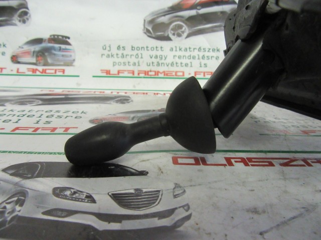 Fiat Doblo III. ezüst színű, manual, bal oldali tükör Sérült!!
