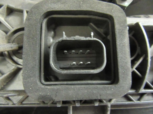 23665 Fiat Doblo 2009-2015 jobb hátsó lámpa, felnyíló ajtós kivitelhez, a képen látható sérüléssel 51830564