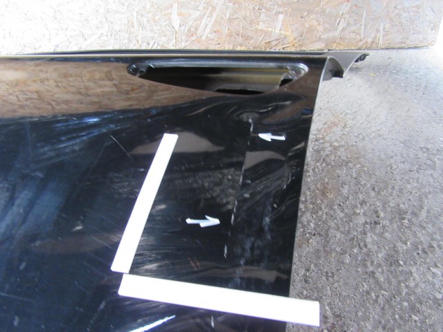 28174 Alfa Romeo 159 fekete színű, bal első ajtó a képen látható sérüléssel 50510490