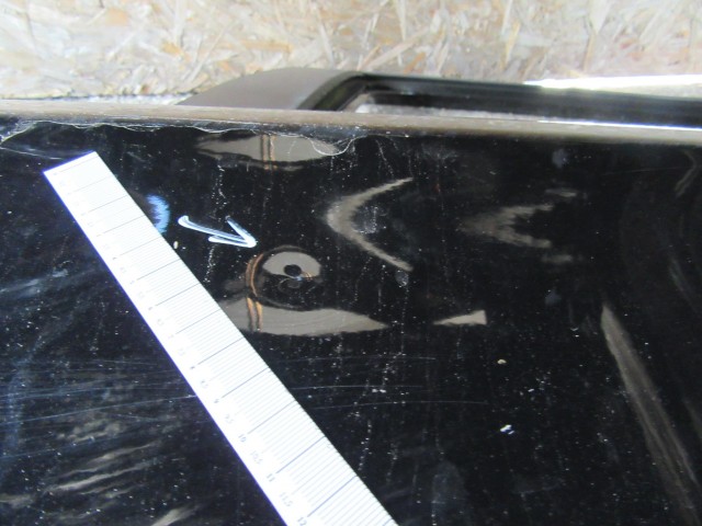 28215 Alfa Romeo 159 sedan fekete színű, bal hátsó ajtó a képen látható sérüléssel 50510503