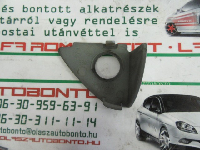 Alfa Romeo 159 ezüst színű zárbetét kupak