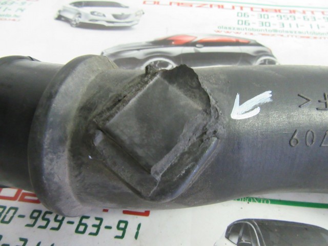 Fiat Croma 1,9 Jtd 16v, 51739709 számú levegőcső a képen látható sérüléssel