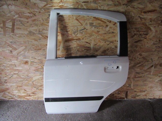 Ajtó36064 Fiat Panda II. fehér színű, bal hátsó ajtó a képen látható sérüléssel