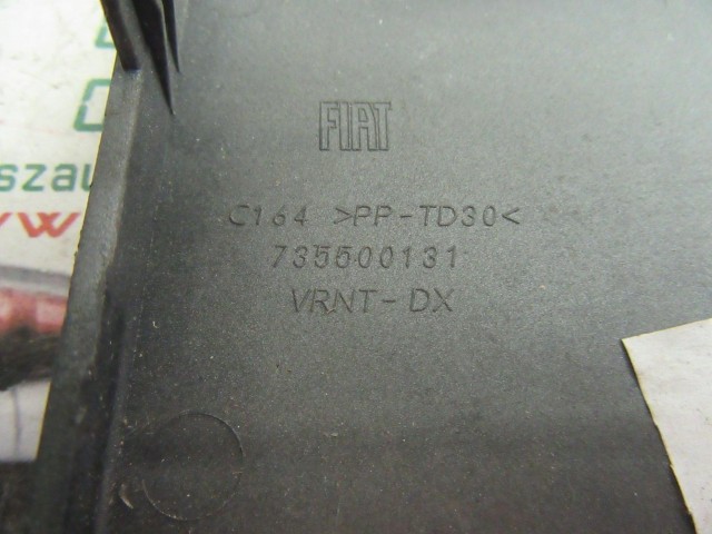 Fiat Punto Evo 735500131 számú, jobb első díszrács