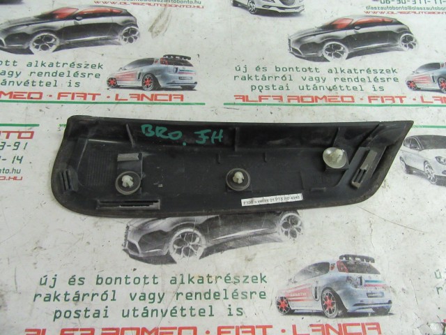 Fiat Bravo II. 735430070 számú, jobb hátsó C oszlop dísz műanyag