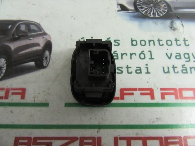 Fiat Panda III. jobb oldali ablakemelő kapcsoló
