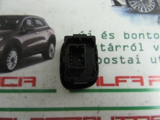 Fiat Panda III. 735536759 számú,bal oldali ablakemelő kapcsoló