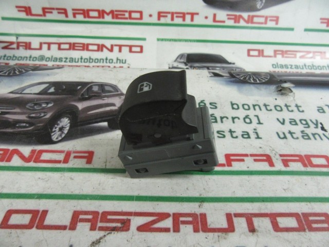 Fiat Grande Punto jobb első ablakemelő kapcsoló