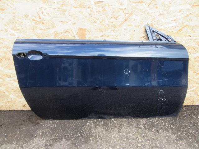 52058 Alfa Romeo Gt kék színű, jobb oldali ajtó a képen látható sérüléssel