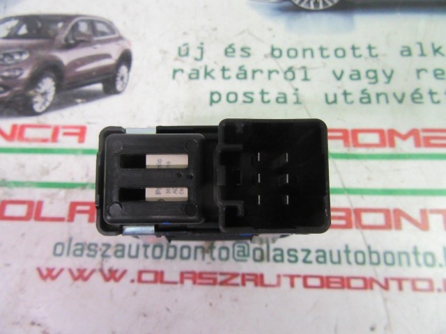 Fiat Freemont hátsó ablakemelő kapcsoló K56046832AB