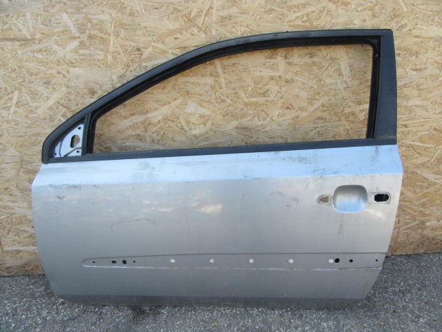 61703 Fiat Stilo 3 ajtós, ezüst színű bal oldali ajtó