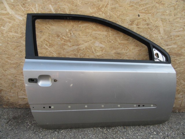 61879 Fiat Stilo 3 ajtós, ezüst színű jobb oldali ajtó