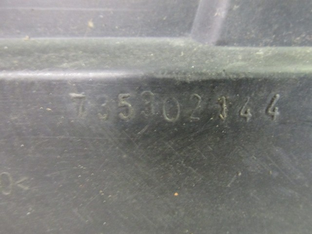 82329 Fiat Doblo I. 2000-2005 bal hátsó lámpakeret, kettényíló ajtós kivitelhez 735302144