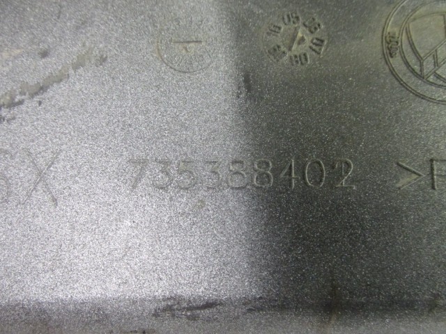 82295 Fiat Doblo II. 2005-2009 bal hátsó lámpakeret, kettényíló ajtós kivitelhez 735388402