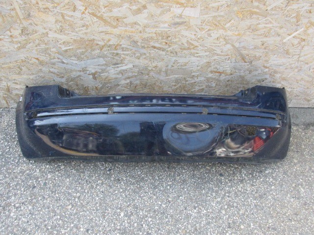 94138 Fiat Stilo 2003-2007 5 ajtós, indigókék színű hátsó lökhárító , a képen látható sérüléssel