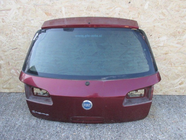 98164 Fiat Croma 2005-2010 bordó színű csomagtérajtó 