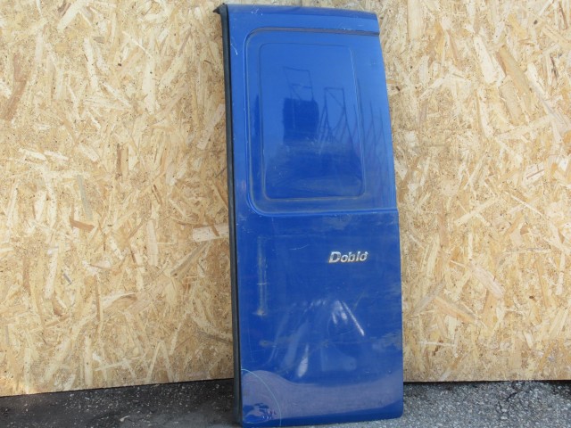 107373 Fiat Doblo I.-II. jobb hátsó zárt csomagtér ajtó, a képen látható sérüléssel 51934384