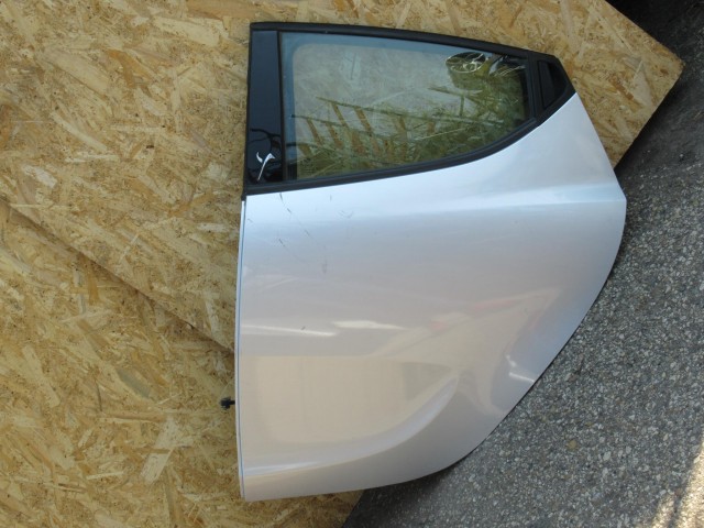 111031 Lancia Ypsilon 2011- bal hátsó ajtó 52121662
