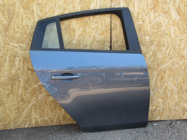 111128 Fiat Bravo 2007-2014 jobb hátsó ajtó a képen látható sérüléssel 51839095
