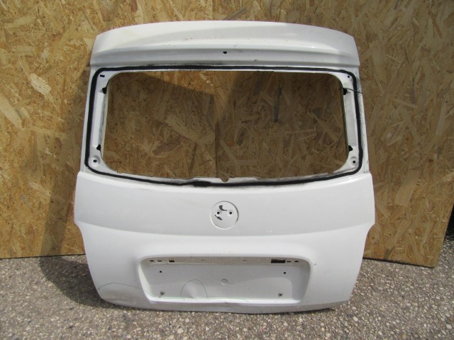 135089  Fiat 500 fehér színű csomagtérajtó, a képen látható sérüléssel 51783706