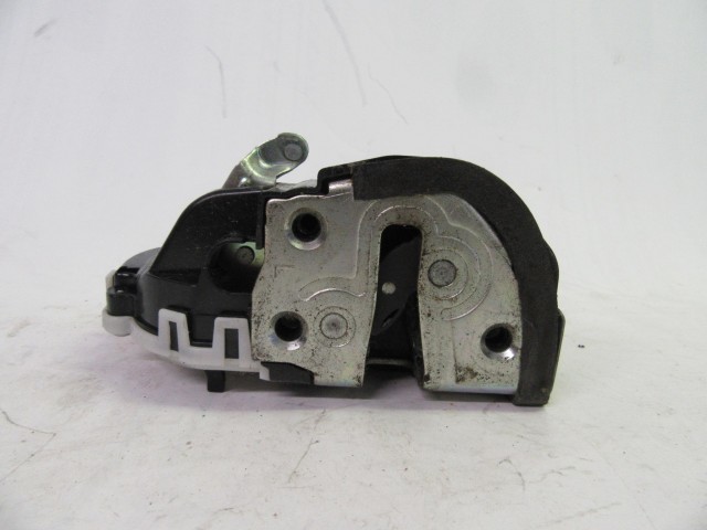 Toyota Yaris 2005-2011  5 ajtós bal hátsó ajtó zár 