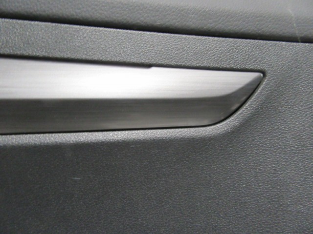 Škoda Karoq jobb első ajtókárpit 57b867014j