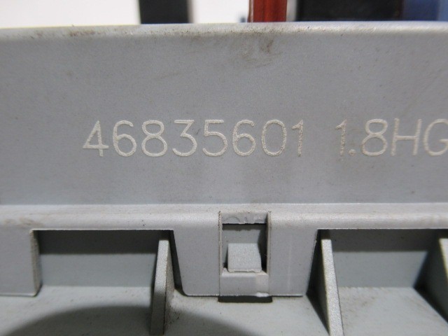 Fiat Punto III. külső biztosíték tábla 46835601