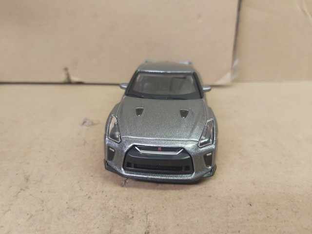 Nissan GT-R Modell autó Sötét szűrke színű modell autó 1:43 méretarányú, Bburago