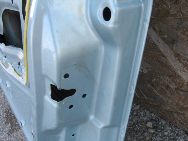 131412 Fiat Multipla jobb első ajtó a képen látható sérüléssel 46510462