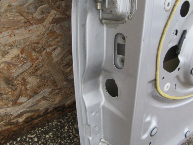 131497 Fiat Multipla jobb első ajtó a képen látható sérüléssel 46510462