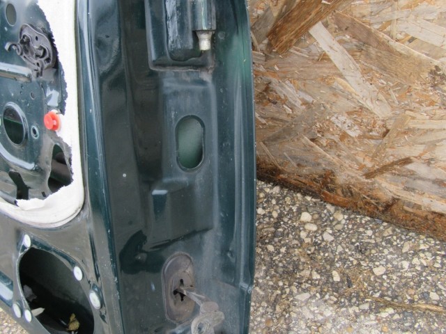 131486 Fiat Multipla bal hátsó ajtó a képen látható sérüléssel 46510465