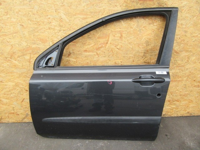 136619 Fiat Stilo bal első ajtó a képen látható sérüléssel 