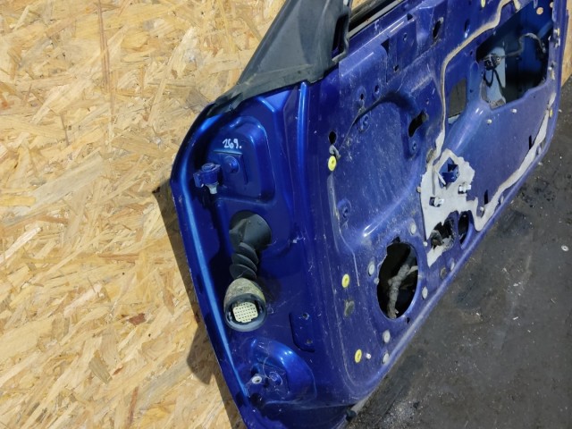 157643 Alfa Romeo Brera 2005-2010 kék színű jobb oldali ajtó, a képen látható sérüléssel