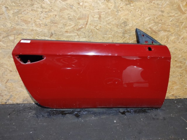 157652 Alfa Romeo Brera 2005-2010 piros színű jobb oldali ajtó, a képen látható sérüléssel