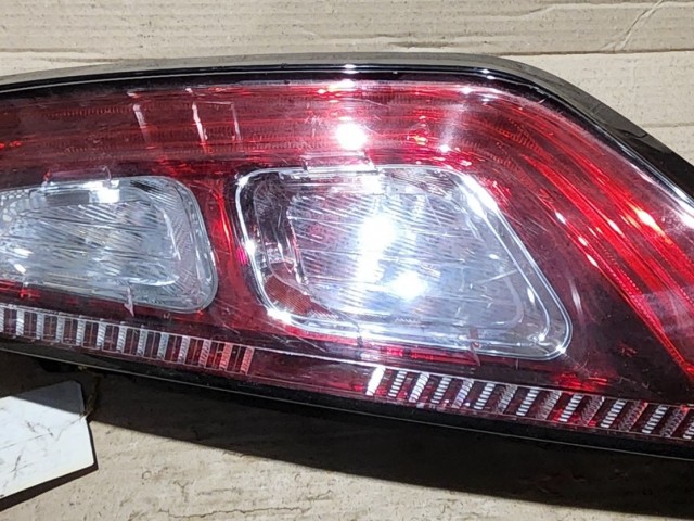 117913 Fiat Punto Evo 2009-2011 jobb hátsó lámpa, a képen látható sérüléssel 51927096