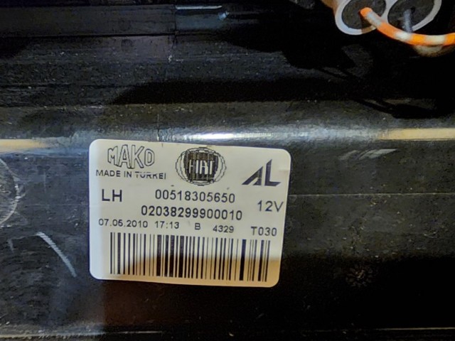 165011 Fiat Doblo III.  2009-2015, Opel Combo D bal hátsó lámpa felnyíló ajtós kivitelhez 51830565