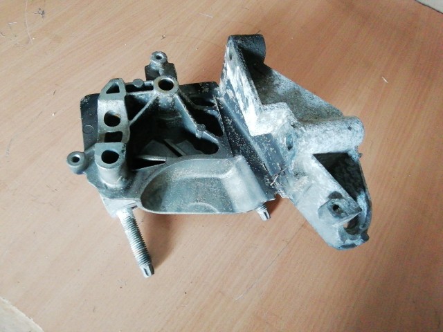 Ford Fiesta 2008-2013 1,4 16v benzin, motortartó alubak 8A6G6F001DB