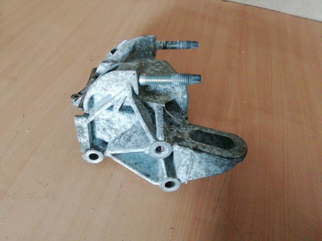 Ford Fiesta 2008-2013 1,4 16v benzin, motortartó alubak 8A6G6F001DB