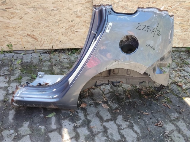 136302 Citroen C3 Picasso  2009-2017 Bal hátsó Sárvédő, a képen látható sérüléssel 